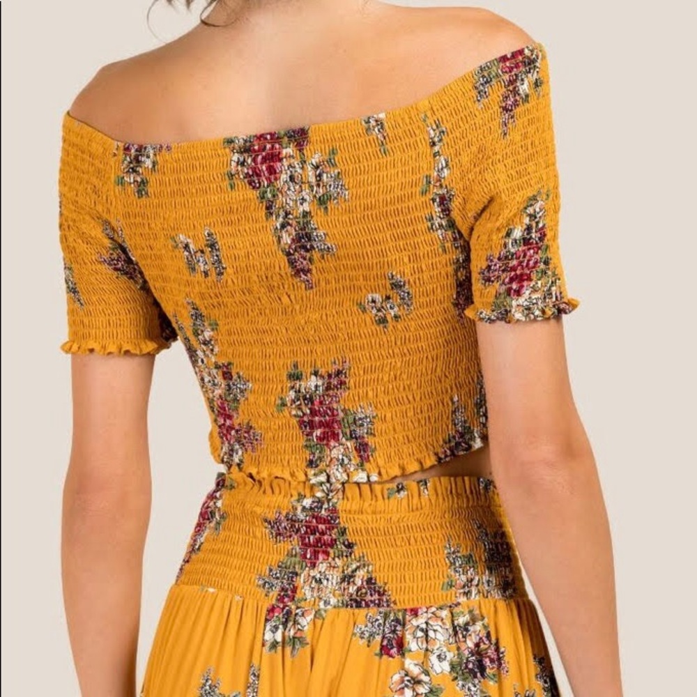 Francesca’s Shirred Crop Top Sz S - Picture 4 of 5